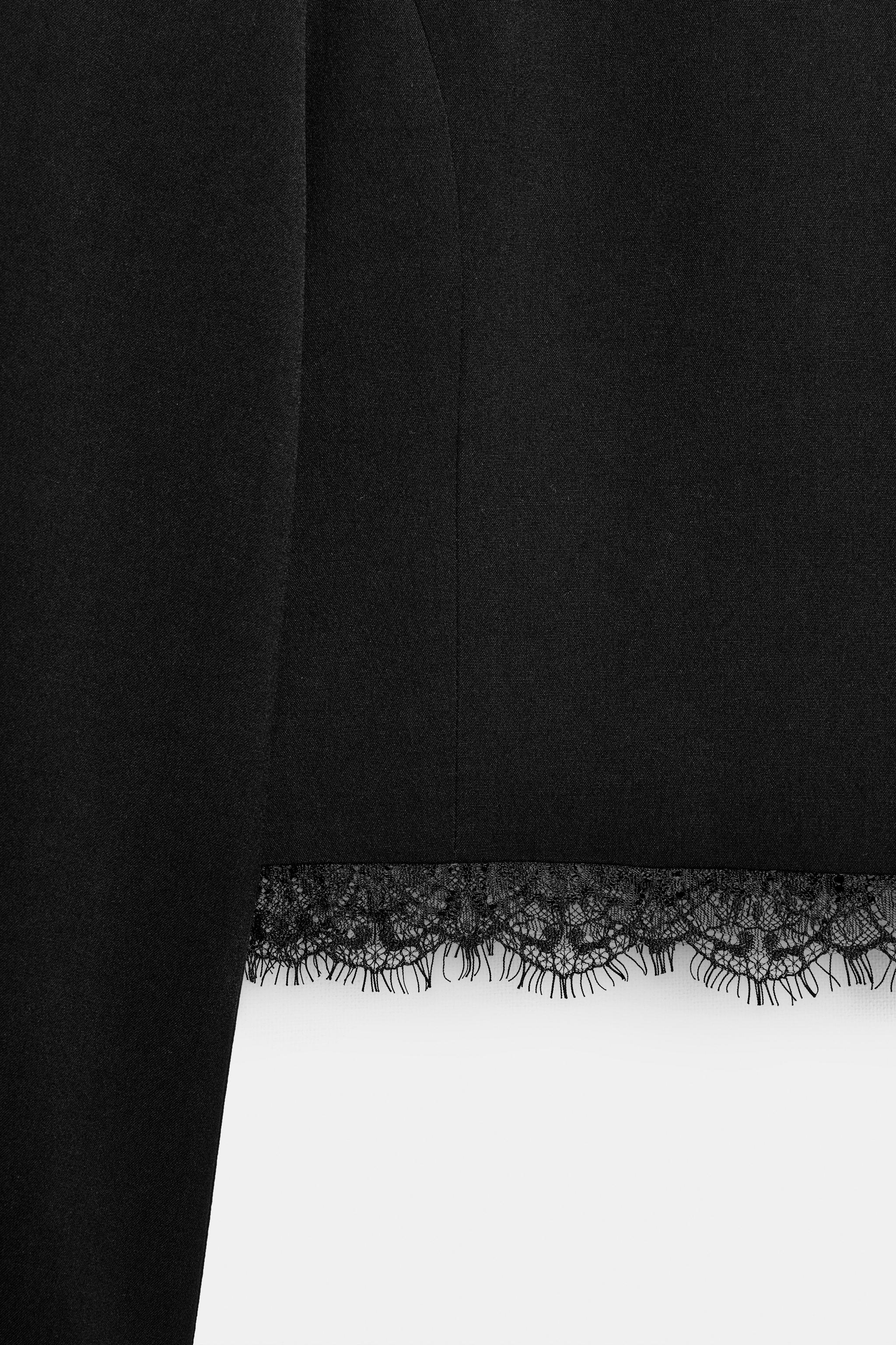 VESTE COURTE EN DENTELLE